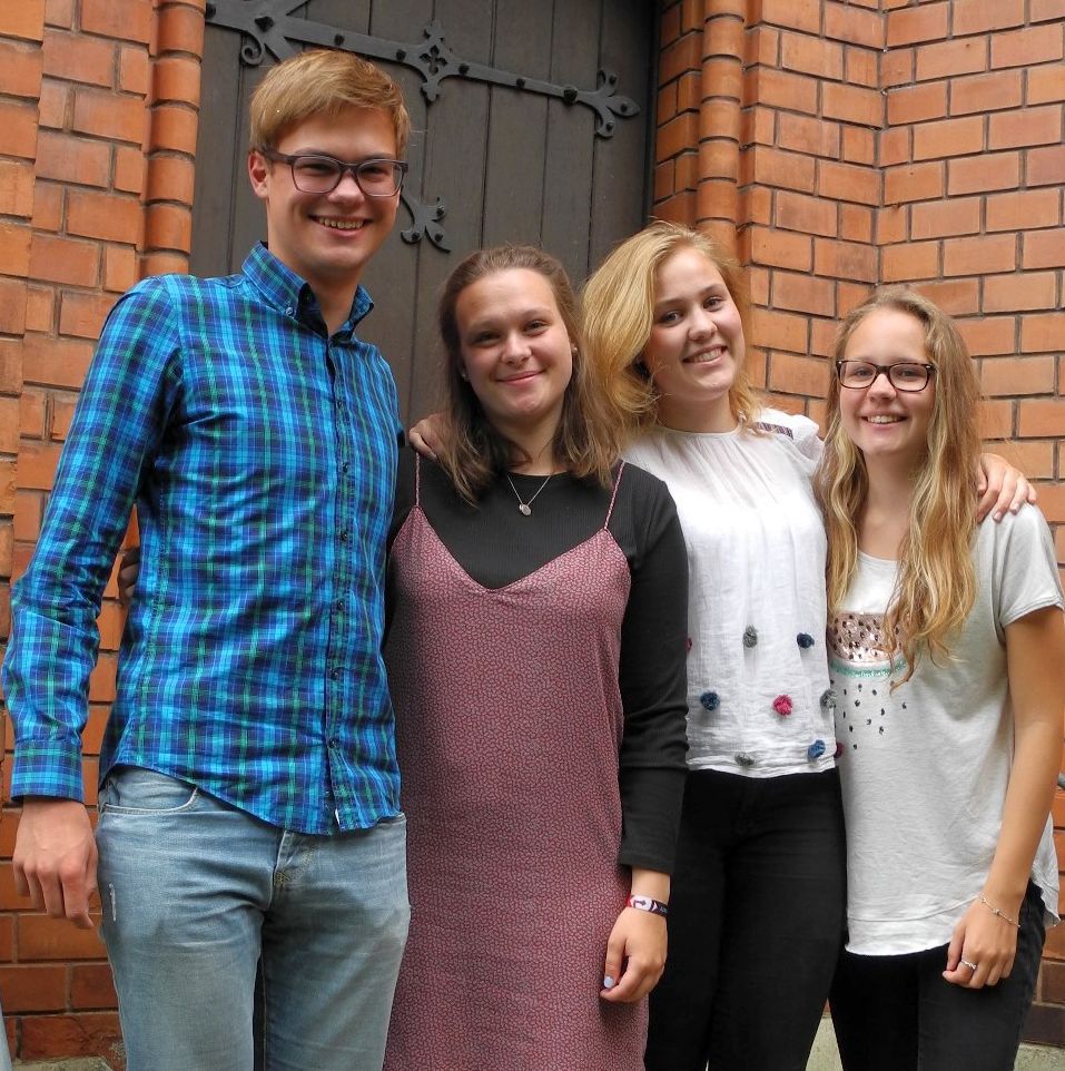 Die Delegierten der Gemeindejugend (v.l.) Jacob Späth von der Apostelkirche, Maike Steinborn, Henrike Höpfner und Josephine Binder von der Versöhnungskirche Die neuen Jugenddelegierten der Evangelischen Gemeindejugend